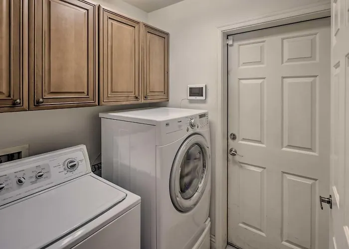 Havasu House W/ Fire Pit, Pool & Spa! Lake Havasu City