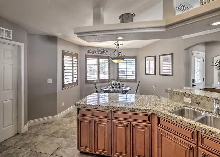 Havasu House W/ Fire Pit, Pool & Spa! Ferienhaus Lake Havasu City