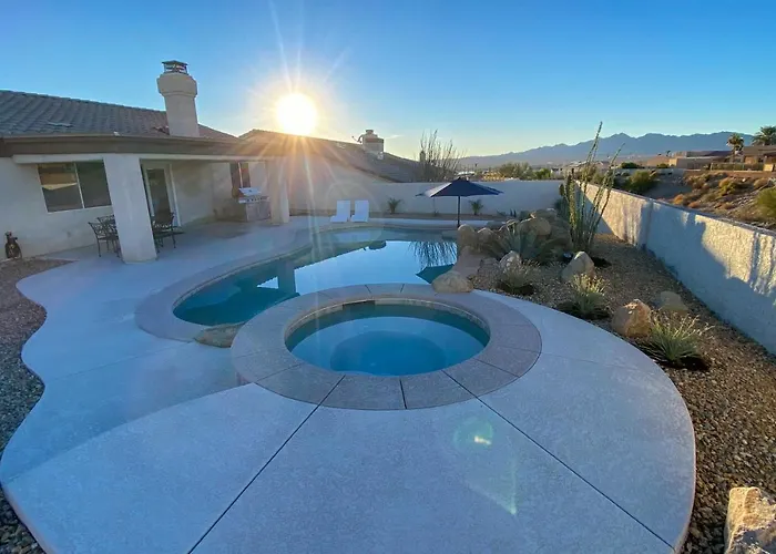 Havasu House W/ Fire Pit, Pool & Spa! Ferienhaus